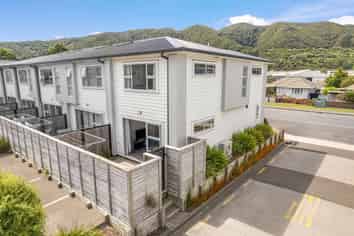 1119A High Street, Taita