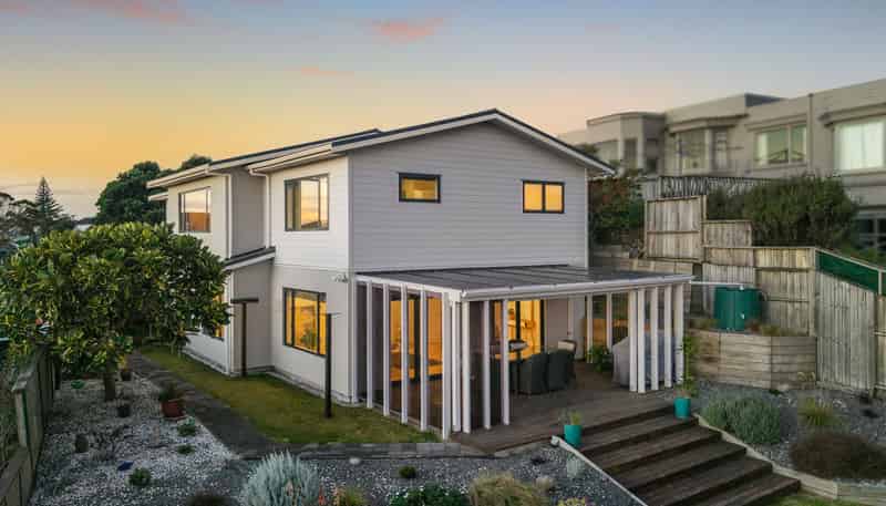 8 Middleton Road, PARAPARAUMU BEACH