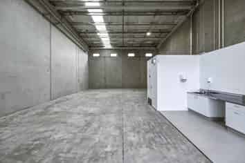Modern Light Industrial Unit | 147 m2