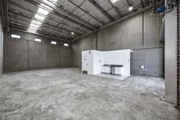 Modern Light Industrial Unit | 147 m2