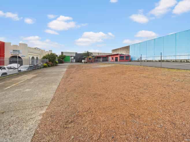 4095&4097 Great North Road, Glen Eden