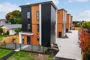 1/146 Old Farm Road, Hamilton East