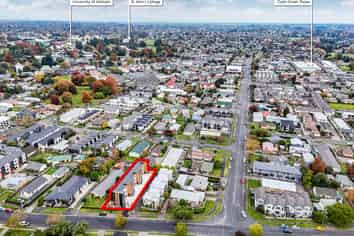 2/146 Old Farm Road, Hamilton East