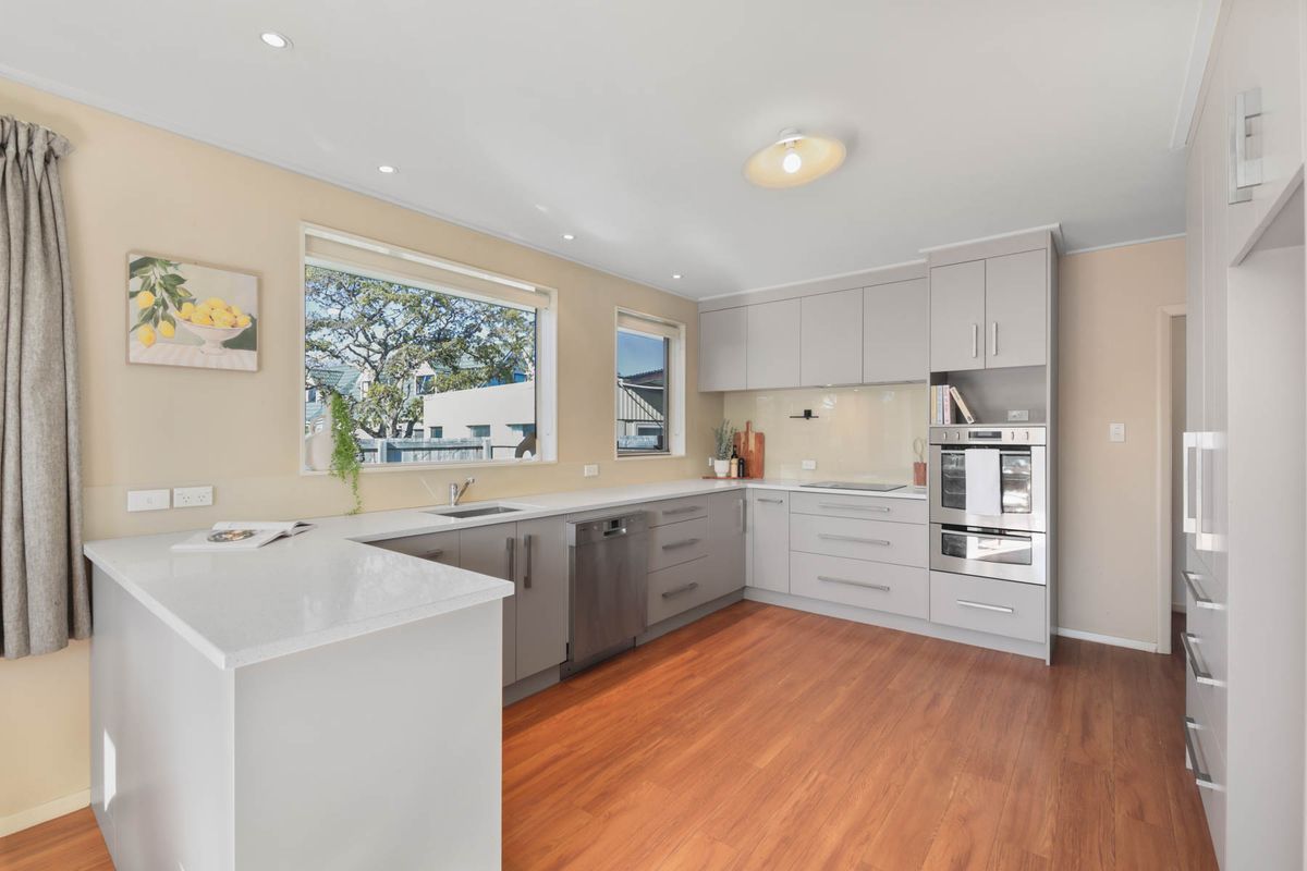 Well Located, Double Glazed Family Home – pohled 5