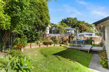 2/65 Keegan Drive, Massey