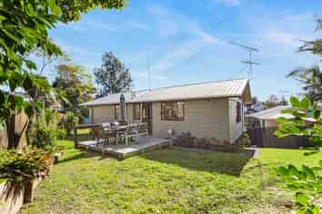 2/65 Keegan Drive, Massey