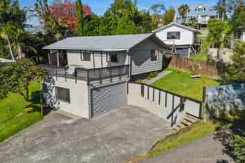 2/65 Keegan Drive, Massey