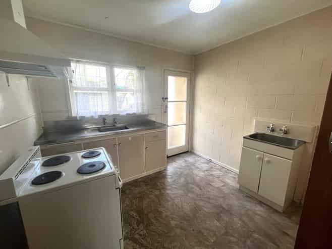 2/44 Cameron Road, Hamilton East