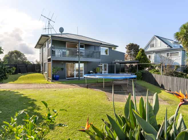 127 Bruce Wallace Place, Whangamata