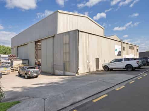 New 4 Year Lease - Dual Income