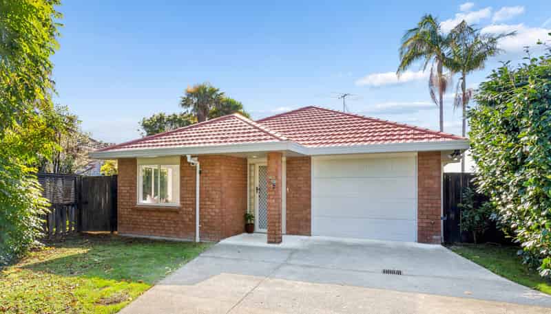 21 Taikata Road, Te Atatu Peninsula