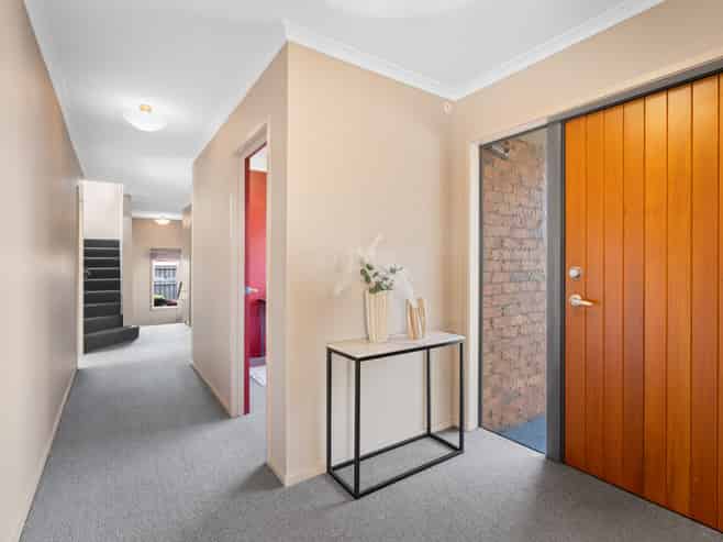 77 Victoria Road, Saint Kilda
