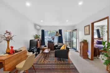 2/7A Mountain Road, Mount Wellington