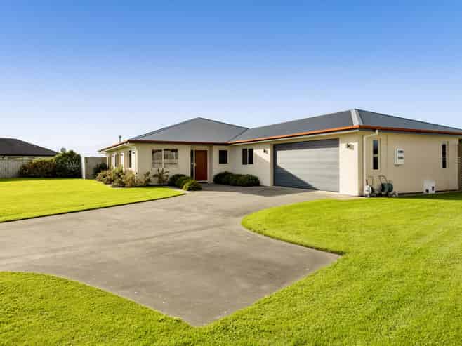 13 Denby Heights, Hawera