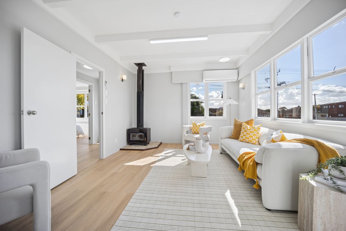 Spacious Family Living in the Heart of New Lynn - Więcej
