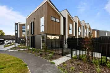 1/10 Tonga Place, Riccarton