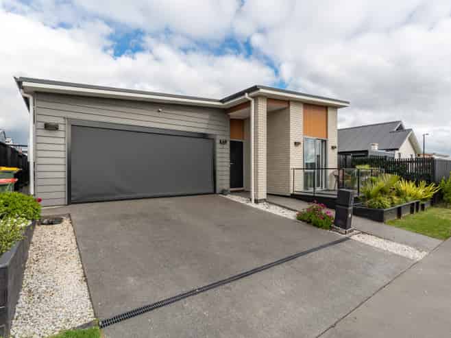 33 Couldsack Avenue, Chartwell