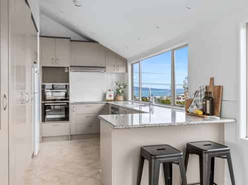 2b Richards Avenue, Forrest Hill