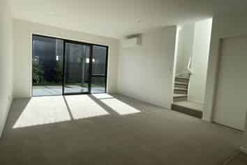 2/18 Akakura Terrace, Glenview