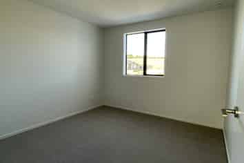2/18 Akakura Terrace, Glenview