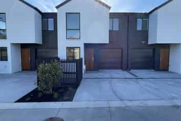2/18 Akakura Terrace, Glenview