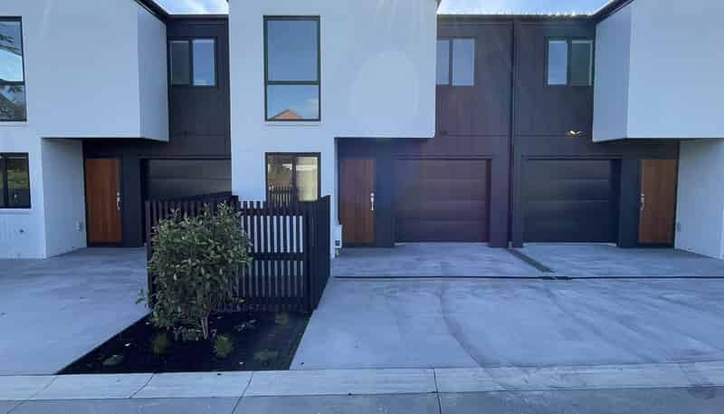 2/18 Akakura Terrace, Glenview