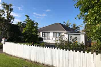 1/69 Howe Street (front), Howick