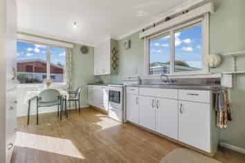 2 Roslyn Road, Levin