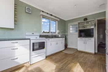 2 Roslyn Road, Levin
