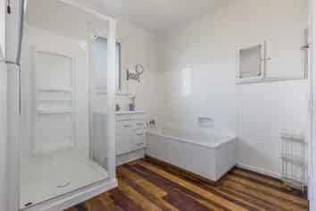 2 Roslyn Road, Levin