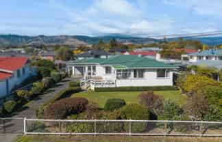 2 Roslyn Road, Levin