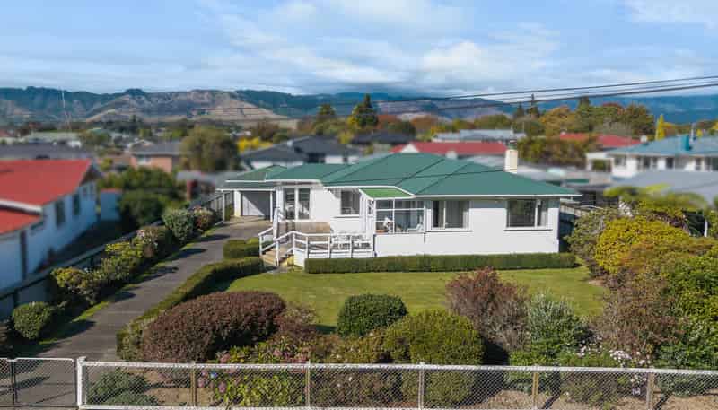 2 Roslyn Road, Levin