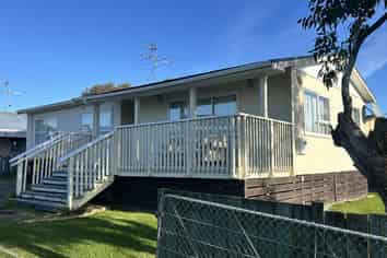 72 Queens Road, Waikanae Beach