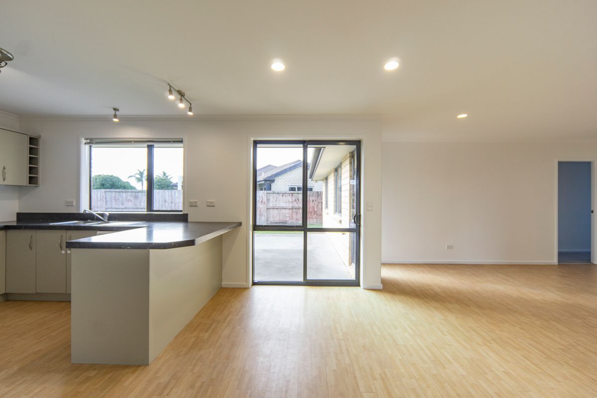 Upmarket family home in Rototuna - Ansicht 4