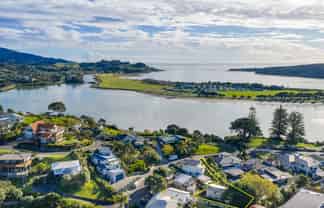 6 Helen Place, Raglan
