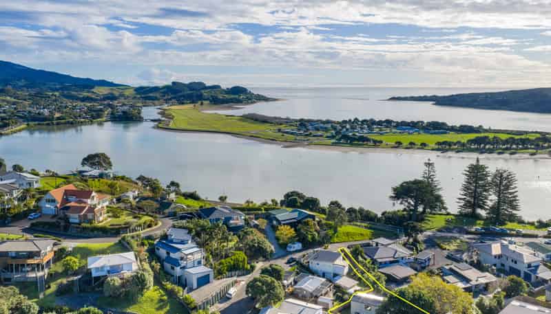 6 Helen Place, Raglan