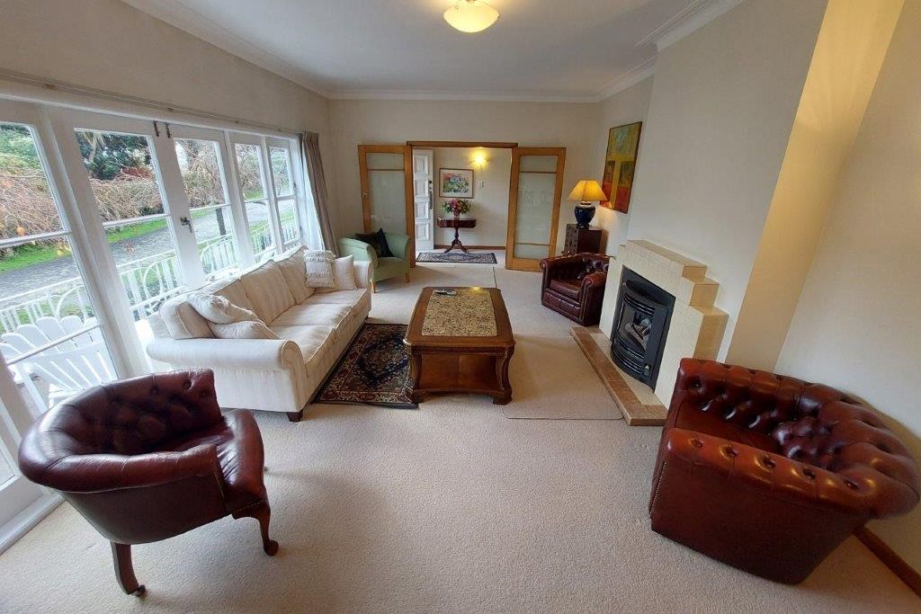 Fully Furnished Home on River Road - Mehr