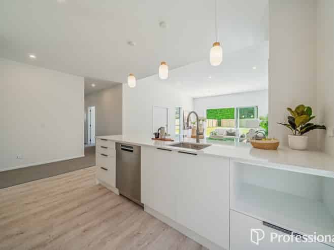 8 Manor Park Road, Manor Park