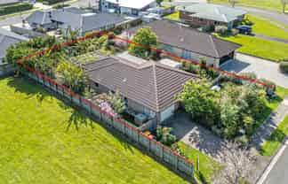 100  Greenhills Drive, Coromandel
