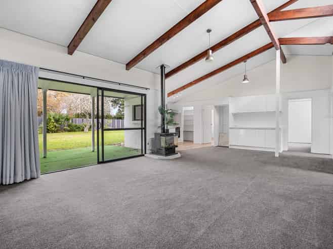 41 Houchens Road, Glenview
