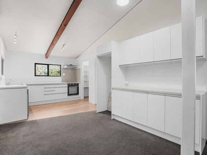 41 Houchens Road, Glenview