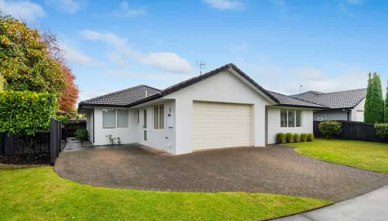 5 Montrose Place, Pyes Pa