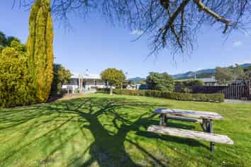703 State Highway 1 , Picton