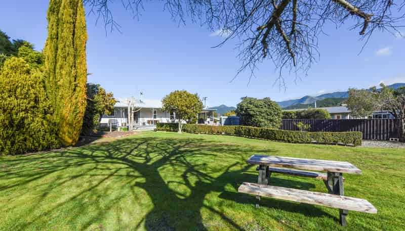 703 State Highway 1 , Picton