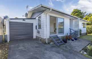 42A Mahoe Street, Tawa