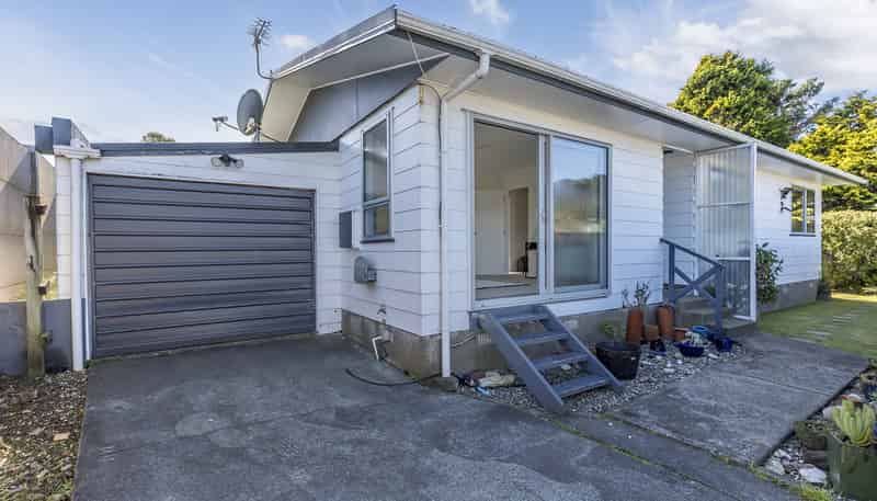 42A Mahoe Street, Tawa