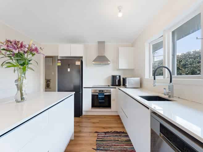 5 Holman Road, Te Atatu Peninsula