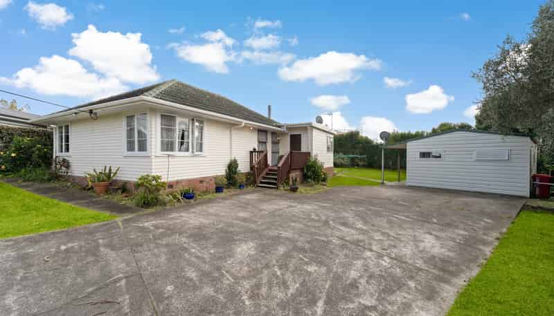 5 Holman Road, Te Atatu Peninsula
