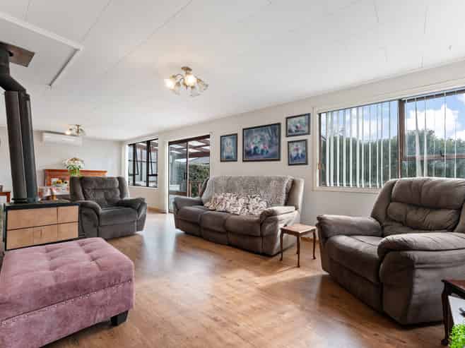 5 Holman Road, Te Atatu Peninsula