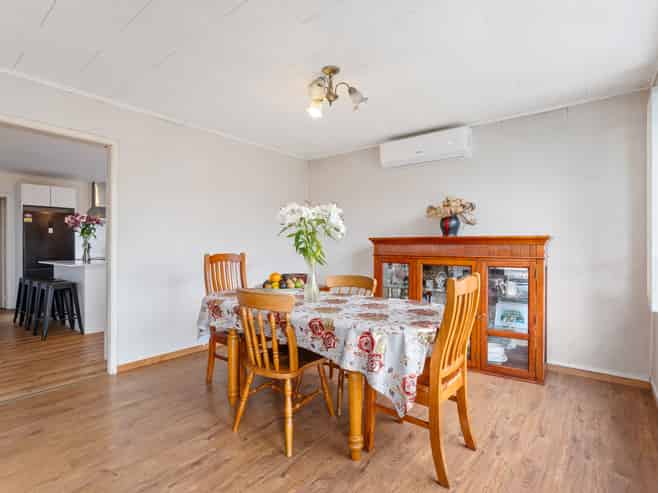 5 Holman Road, Te Atatu Peninsula